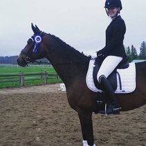 Eva Nurminen ja Hagels Safira edustivat tänään Majorania upeasti Kellokoskella 2-tasolla Helppo A-luokassa. 62,29% tulos oikeutti luokan voittoon!?