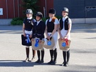 Espoon ratsastuskoulujen mestaruuskisoista senioriesteiden palkintojenjaosta. Vasemmalta Jenni Ek, Jeanette Tinnis, Jenni Kannelsalo ja Eeva Tiainen. Kuva Maarit Seitsonen.